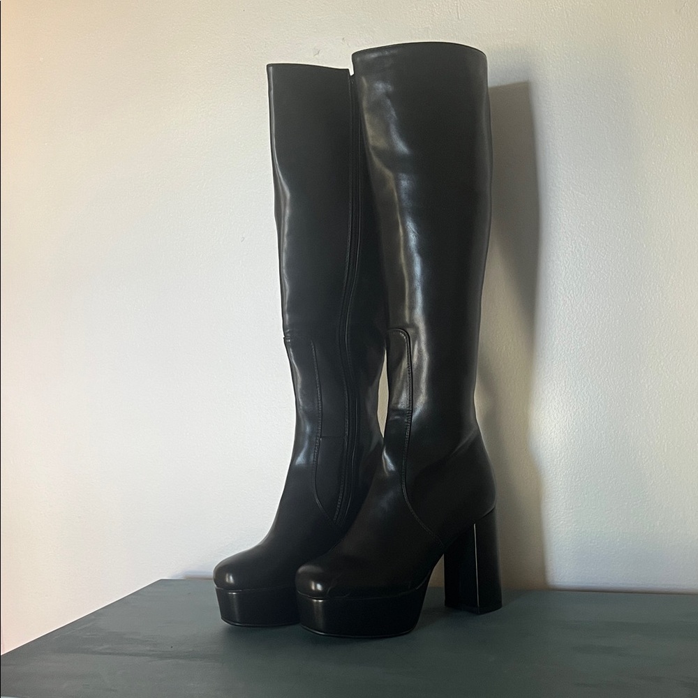 Elegant Black Platform Heeled Boots